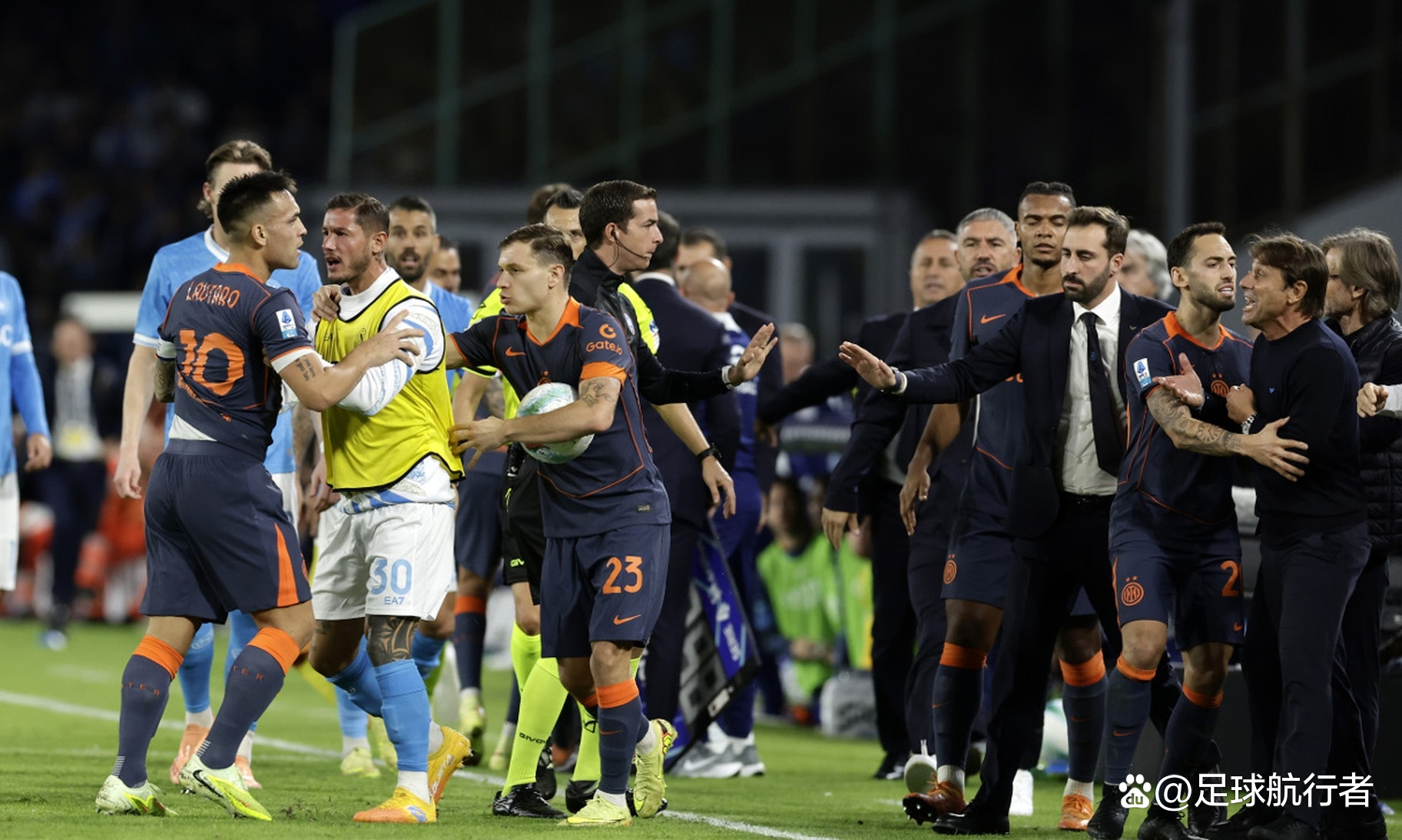 爱游戏-关于德布劳内回归赛场，战术调整首场状态亮眼，巴塞罗那观众沸腾！的信息